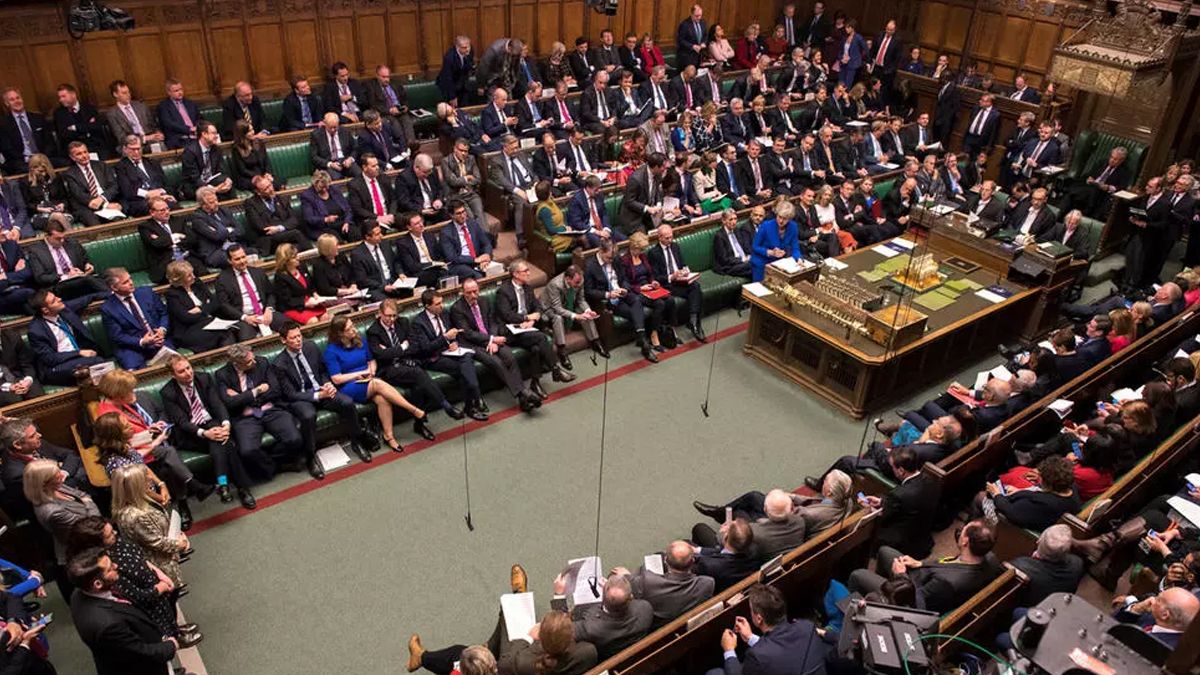 Las nuevas restricciones en el Reino Unido que implica un cierre total de comercios no esenciales