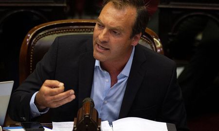 El ministro de Justicia aseguró que la falta de un procurador legitimado por elección del presidente con acuerdo del Senado dejó al Ministerio Público Fiscal virtualmente acéfalo. El ministro de Justicia aseguró que la falta de un procurador legitimado por elección del presidente con acuerdo del Senado dejó al Ministerio Público Fiscal virtualmente acéfalo.