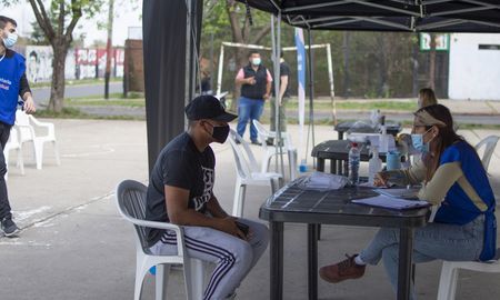 El Ministerio de Salud informó horarios de centros de testeos y suspensión del operativo de vacunación durante este fin de semana y el próximo. El Ministerio de Salud informó horarios de centros de testeos y suspensión del operativo de vacunación durante este fin de semana y el próximo.