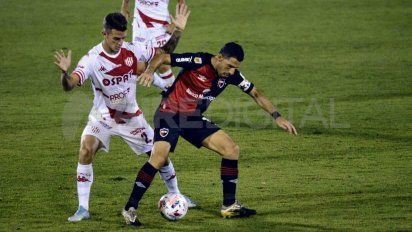 Copa de la Liga: Unión igualó sin goles con Newell's en Rosario, con el Mono Burgos como DT
