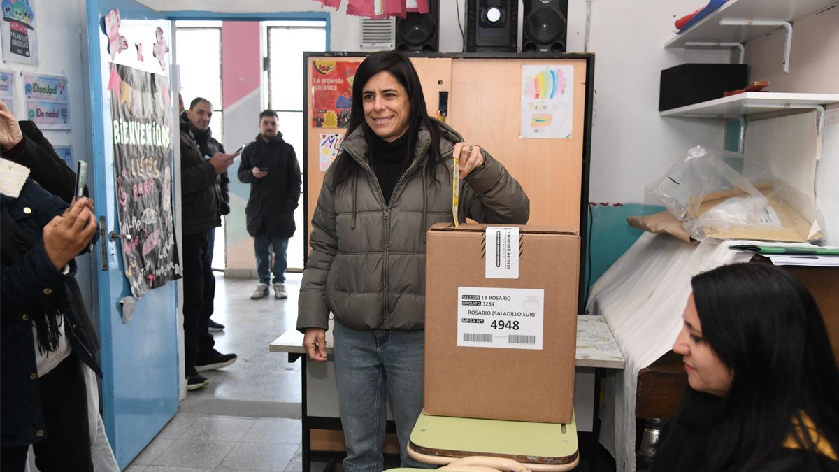 Carolina Labayru votó en Rosario: Es importante que la gente venga a votar para defender a la ciudad