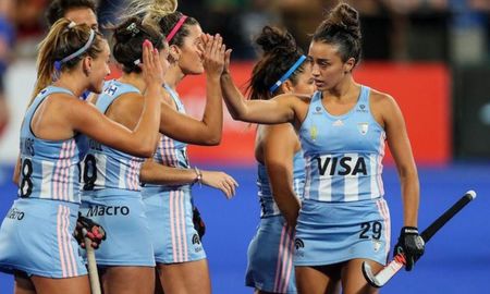 La Selección de Hockey femenina inicia su actividad este sábado con el partido inaugural de la fase de grupos. La Selección de Hockey femenina inicia su actividad este sábado con el partido inaugural de la fase de grupos.