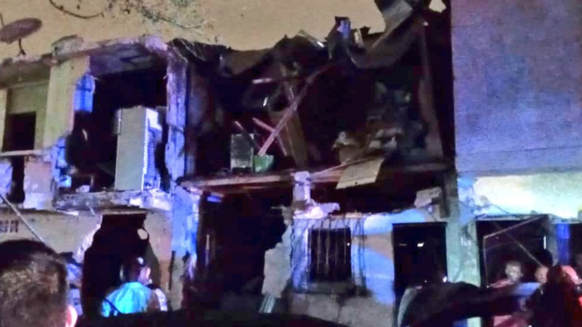 Unas cinco personas fueron muertas y 16 heridas. Además