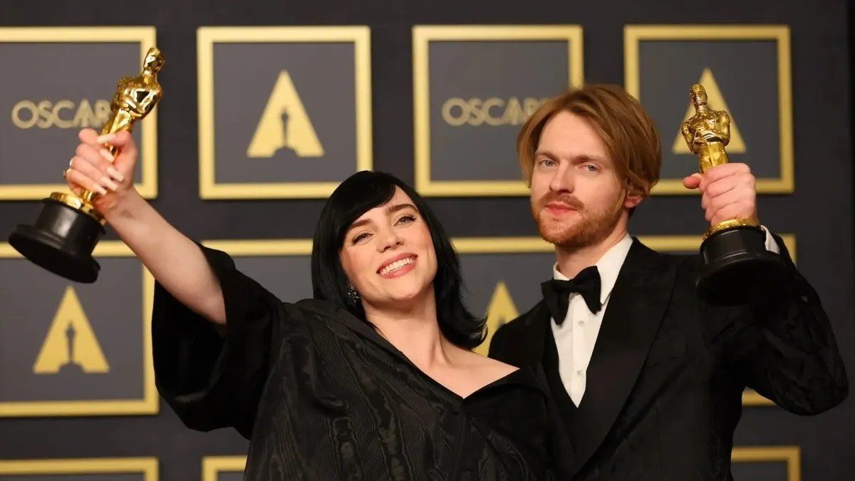 Billie Eilish y Finneas O´Connell ganaron el Oscar a Mejor canción por No Time To Die