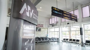 La provincia de Santa Fe ofrece como alternativa el Aeropuerto de Sauce Viejo, previo al cierre del de Rosario. 