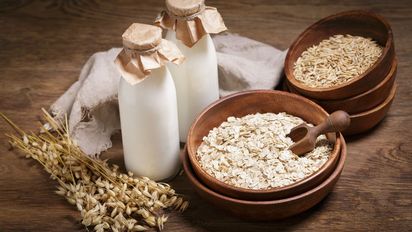 Cómo hacer leche de avena casera sin azúcar: la receta rápida y económica con solo 2 ingredientes