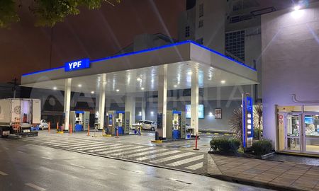 La estación ubicada en bulevar y San Martín, no tiene ningún tipo de combustible. Se espera que en el transcurso de la mañana se normalice la situación La estación ubicada en bulevar y San Martín, no tiene ningún tipo de combustible. Se espera que en el transcurso de la mañana se normalice la situación