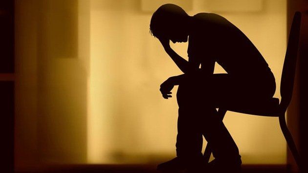 Arrestaron a maestra que envió fotos “sexualmente explícitas” a su alumno de 15 años y tuvo relaciones con él