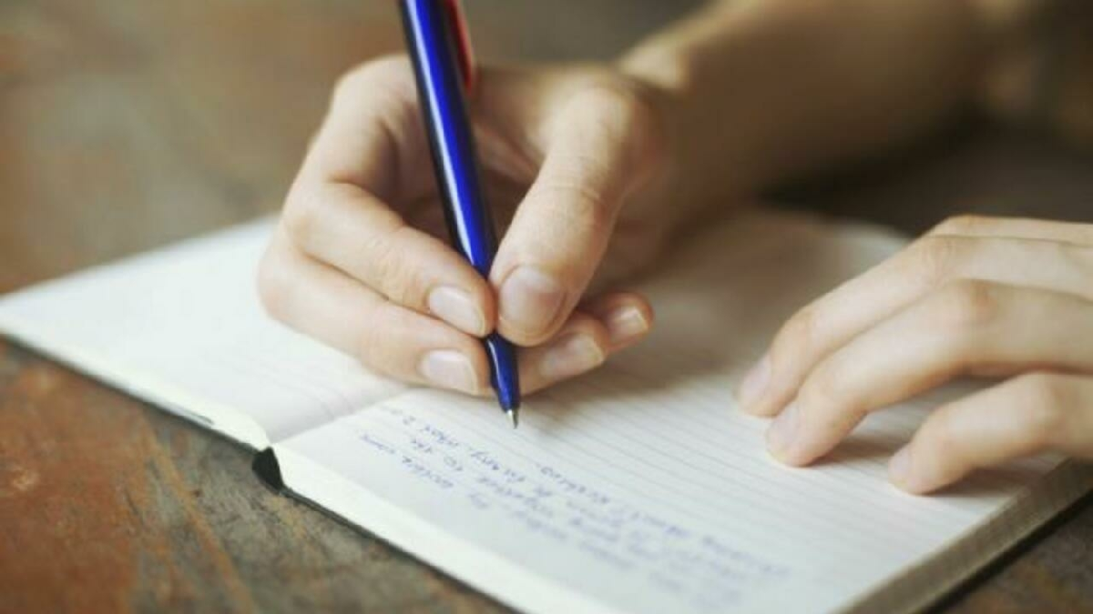 Escribir tus intenciones y deseos potencia la transformación posterior al eclipse. Escribir tus intenciones y deseos potencia la transformación posterior al eclipse.