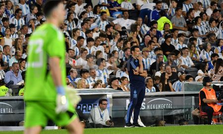 Lionel Scaloni se emocionó durante los festejos de la Selección Argentina en el Estadio Monumental. Lionel Scaloni se emocionó durante los festejos de la Selección Argentina en el Estadio Monumental.