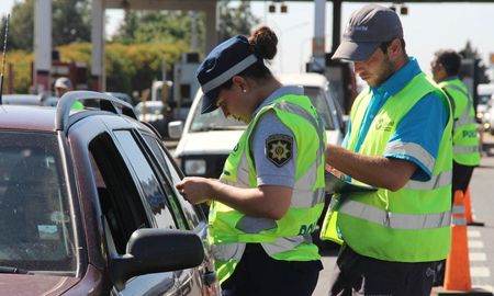 Los controles se concentrarán e intensificarán en las principales rutas que unen a la provincia de Santa Fe con Santiago del Estero. Los controles se concentrarán e intensificarán en las principales rutas que unen a la provincia de Santa Fe con Santiago del Estero.