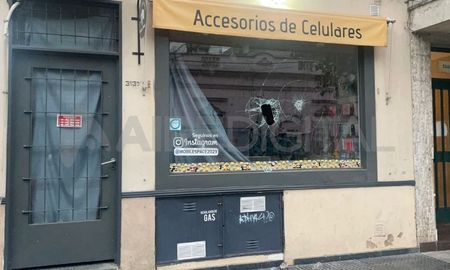 Vandalismo en el frente de un negocio, en plena Recoleta Vandalismo en el frente de un negocio, en plena Recoleta