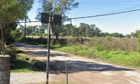 Entraron a robar a una casa en La Plata, atacaron a jubilados y balearon a su hijo. Entraron a robar a una casa en La Plata, atacaron a jubilados y balearon a su hijo.