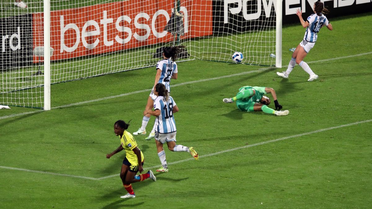 El gol de Linda Caicedo que significó la clasificación de Colombia a la final y la eliminación del combinado Argentino de la Copa América. Las jugadoras de Portanova deberán definir el tercer puesto del certamen para clasificar de manera directa al Mundial Australia - Nueva Zelanda 2023.