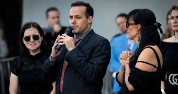 Así se lleva a cabo el funeral de José José en Miami