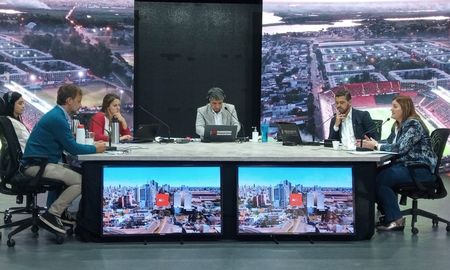 Ceresola y Mastropaolo buscan impulsar el debate sobre la aparición de aplicaciones como Uber y Maxim en Santa Fe. Ceresola y Mastropaolo buscan impulsar el debate sobre la aparición de aplicaciones como Uber y Maxim en Santa Fe.