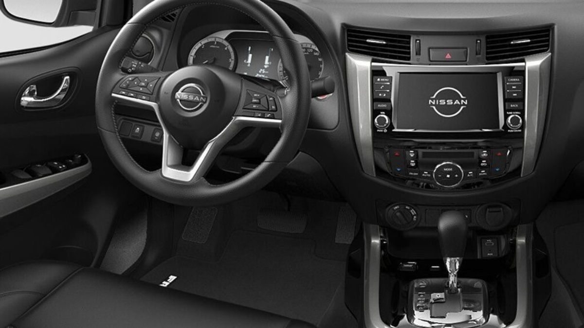 Así es el interior de la Nissan Frontier. 