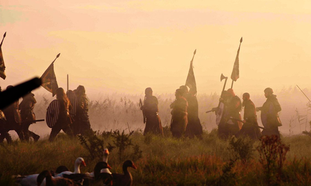 “Valhalla” nos sitúa 100 años después de los eventos principales de “Vikingos” y nos presentará a nuevos personajes históricos como Leif Erikson, Freydís Eiríksdóttir, Harald Hardrada y William “El Conquistador”. “Valhalla” nos sitúa 100 años después de los eventos principales de “Vikingos” y nos presentará a nuevos personajes históricos como Leif Erikson, Freydís Eiríksdóttir, Harald Hardrada y William “El Conquistador”.