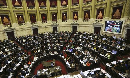 Por ley, las provincias estarán autorizadas a no seguir bajando impuestos locales. Por ley, las provincias estarán autorizadas a no seguir bajando impuestos locales.