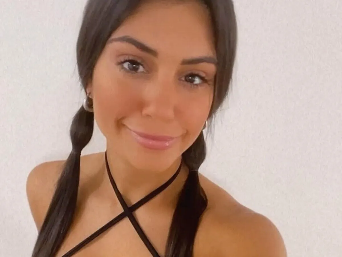 Rosina demostró ya varias actitudes cuestionables en la casa de Gran Hermano. Rosina demostró ya varias actitudes cuestionables en la casa de Gran Hermano.