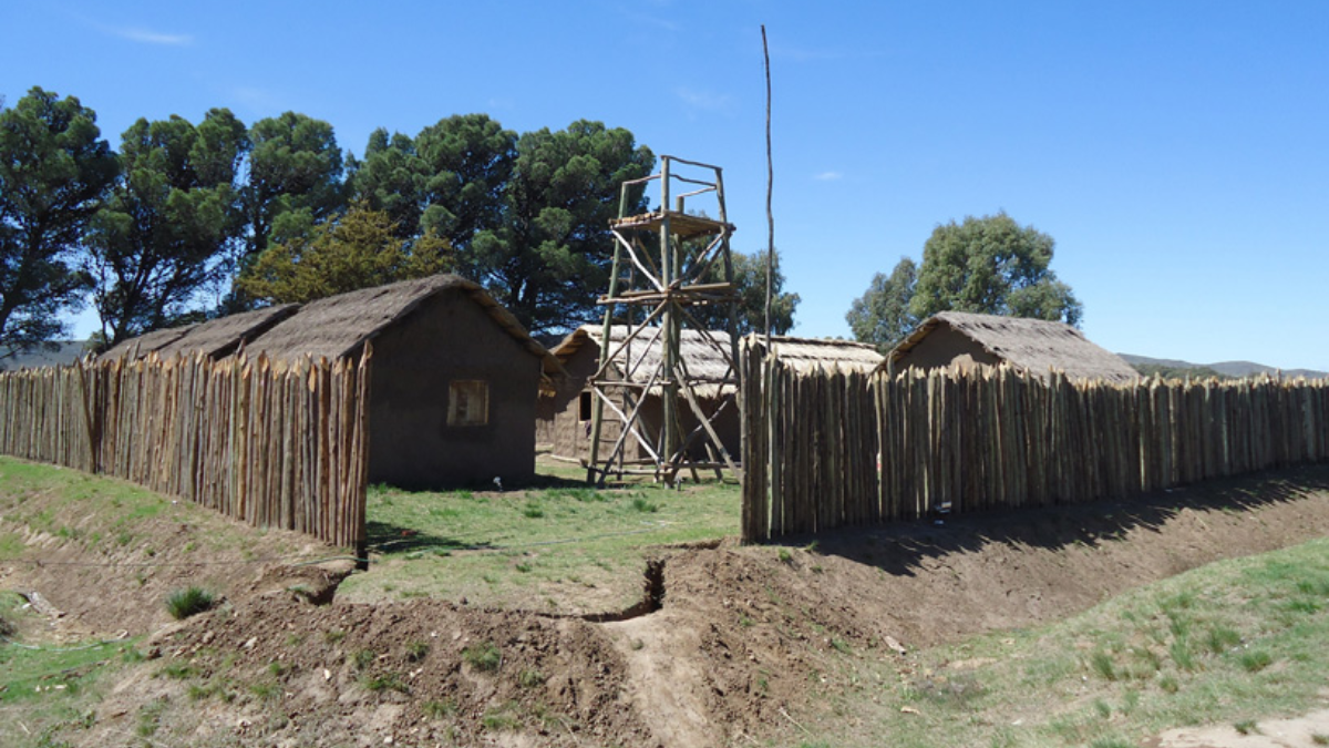 Fortín Pavón, un atractivo histórico de la localidad, el cual fue utilizado para la defensa contra los pueblos originarios. Fortín Pavón, un atractivo histórico de la localidad, el cual fue utilizado para la defensa contra los pueblos originarios.