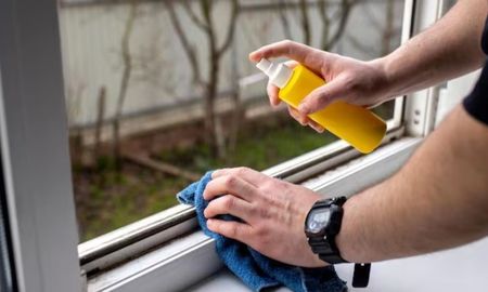 Cómo limpiar y eliminar la suciedad de los rieles de la ventana sin esfuerzo. Cómo limpiar y eliminar la suciedad de los rieles de la ventana sin esfuerzo.
