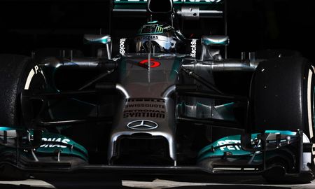 los autos del equipo mercedes seran de color negro en la vuelta de la f1 los autos del equipo mercedes seran de color negro en la vuelta de la f1