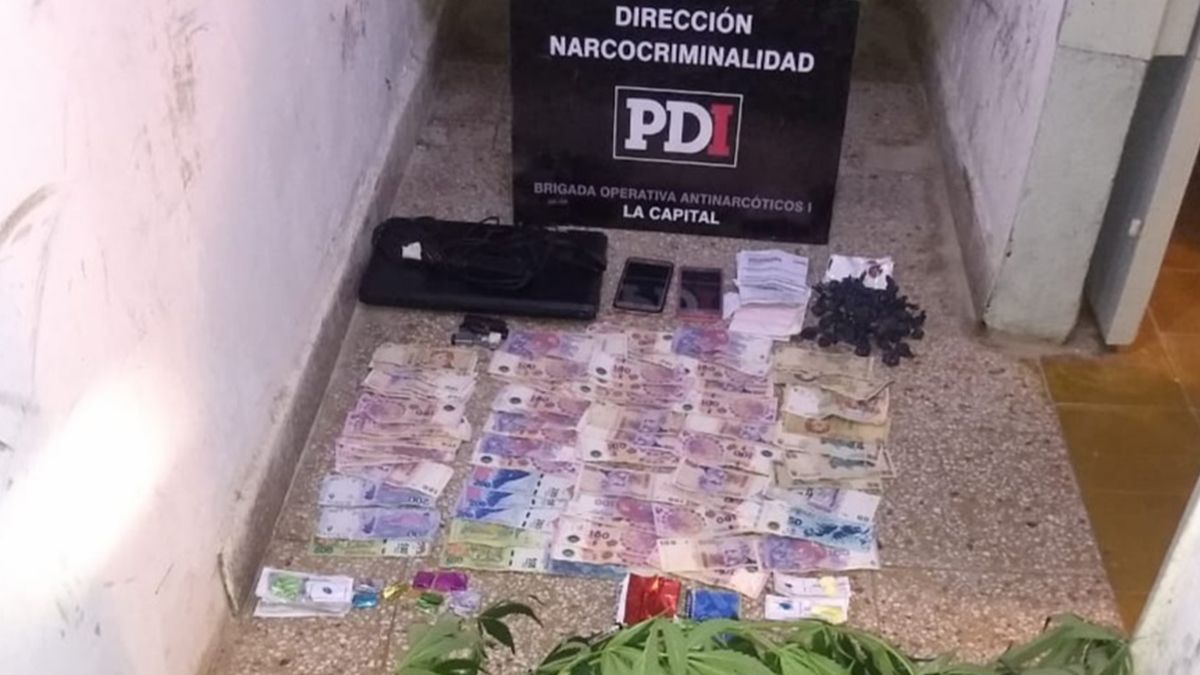 Un hombre y una mujer fueron detenidos, acusados de vender droga en barrio Villa Elsa