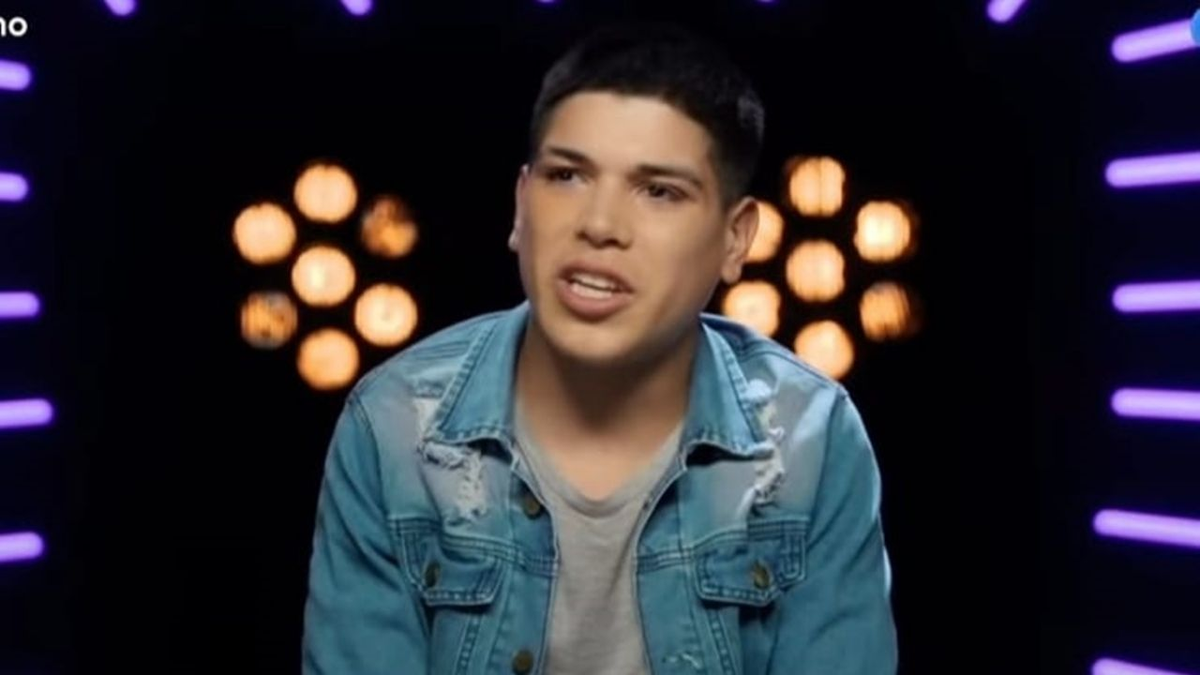 Thiago Medina tiene 19 años, es oriundo de González Catán y junta cartón para ganarse la vida.