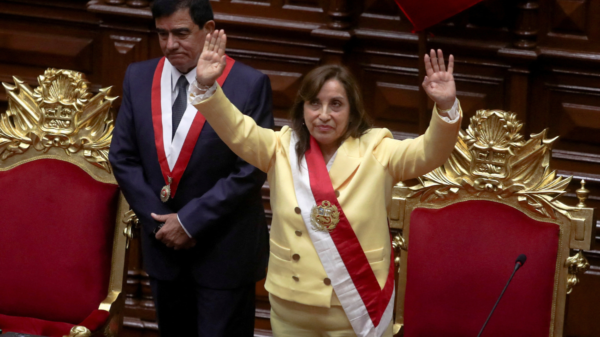 Boluarte se convirtió en la primera mujer en la Presidencia de la República de Perú y su mandato debería prolongarse hasta 2026.