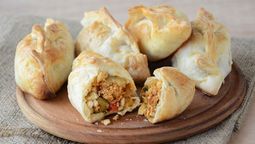 altText(Empanadas de pollo: la receta y el truco para que queden jugosas)}