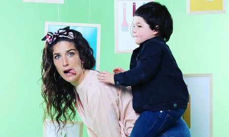 Juana Repetto junto a su hijo, Toribio Juana Repetto junto a su hijo, Toribio
