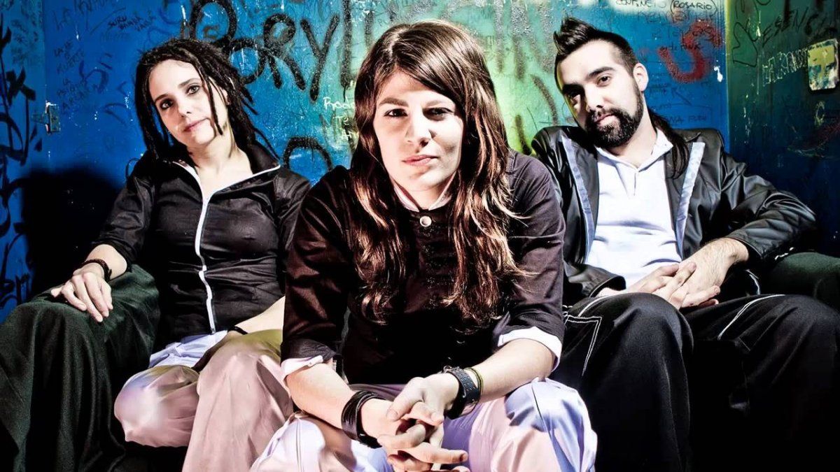 Eruca Sativa se presenta este sábado en Santa Fe, en un show marcado por la energía y el contacto directo con el público. Eruca Sativa se presenta este sábado en Santa Fe, en un show marcado por la energía y el contacto directo con el público.