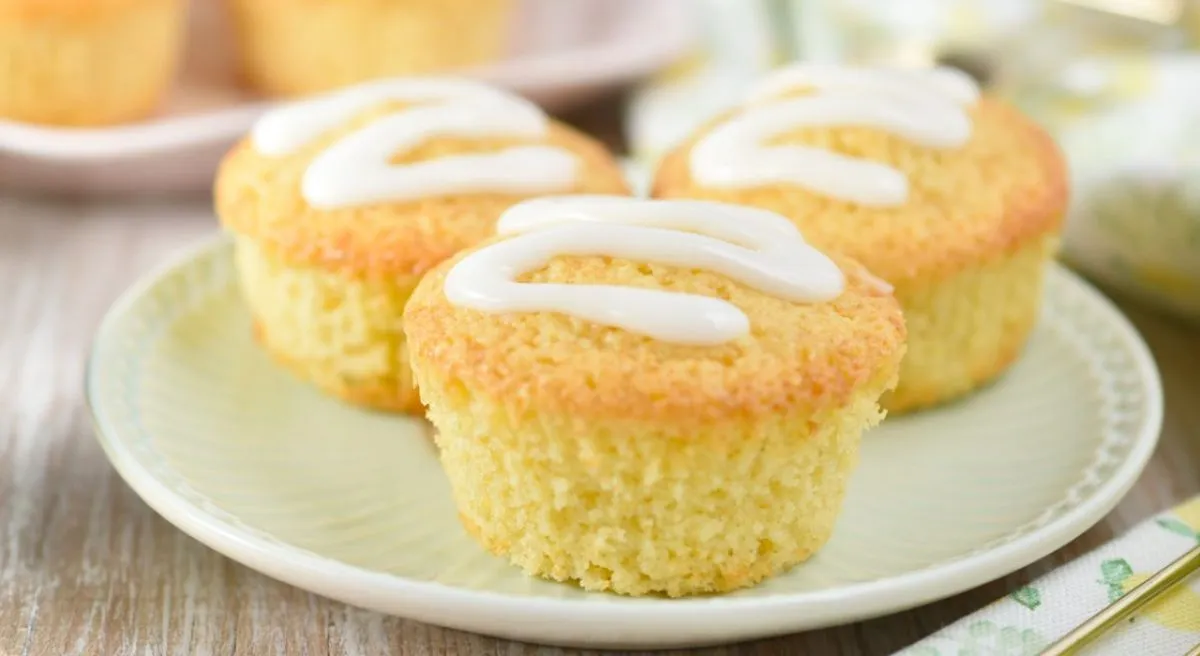 Los muffins de limón y leche condensada son una excelente opción para hacer en casa y disfrutar como postre o en las meriendas. Los muffins de limón y leche condensada son una excelente opción para hacer en casa y disfrutar como postre o en las meriendas.