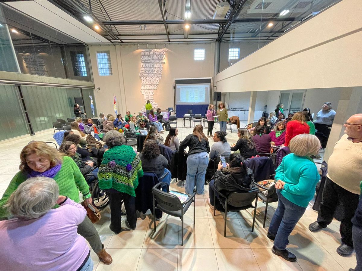 La Asamblea Ni Una Menos Santa Fe organizó una jornada de acción este 28 de mayo. La Asamblea Ni Una Menos Santa Fe organizó una jornada de acción este 28 de mayo.