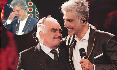 Alejandro Fernández rompe en llanto en concierto dedicado a Vicente Fernández Alejandro Fernández rompe en llanto en concierto dedicado a Vicente Fernández