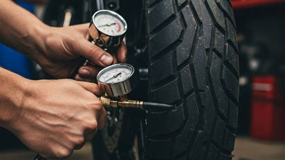 ¿Cuál es la presión de aire que deben tener las llantas de una moto?