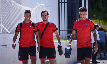 El técnico de Colón tiene una duda para definir el equipo titular que jugará contra Nueva Chicago. El técnico de Colón tiene una duda para definir el equipo titular que jugará contra Nueva Chicago.