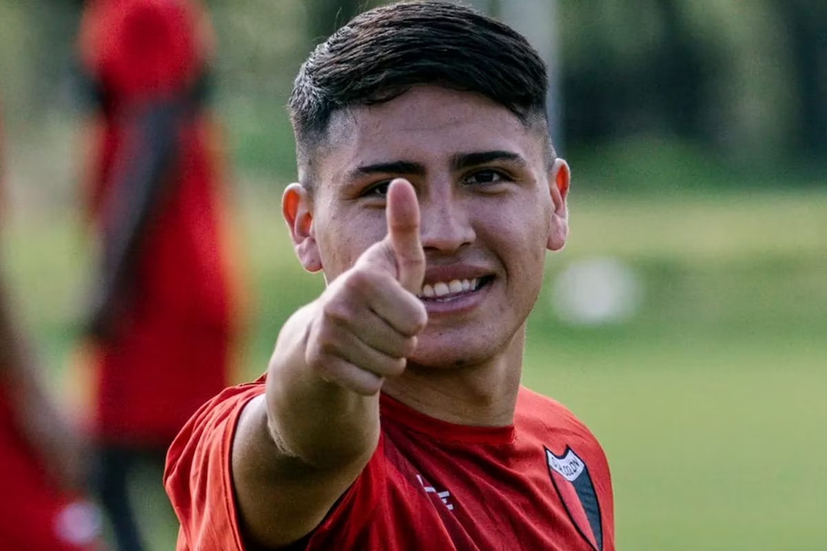 Facundo Farías está más cerca de volver a jugar en Colón.