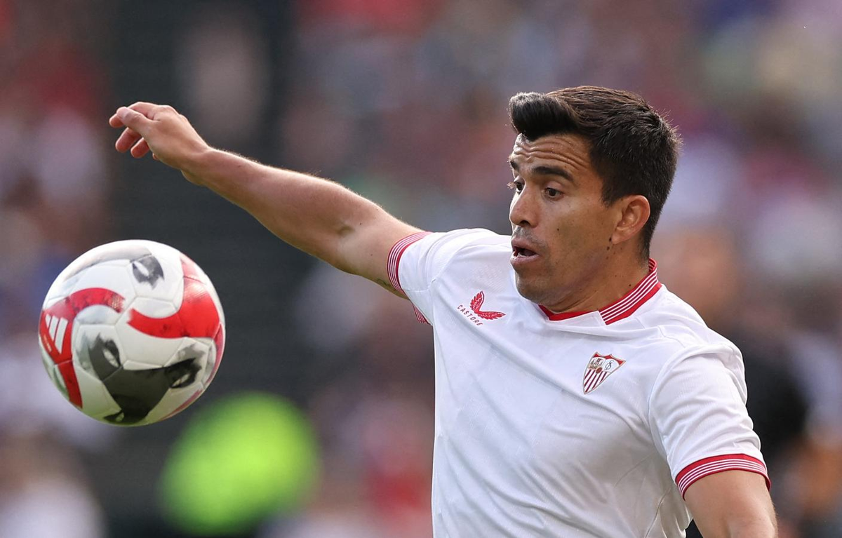 Marcos Acuña del Sevilla sufrió una lesión en el partido del Sevilla contra el Deportivo Alavés. Marcos Acuña del Sevilla sufrió una lesión en el partido del Sevilla contra el Deportivo Alavés.