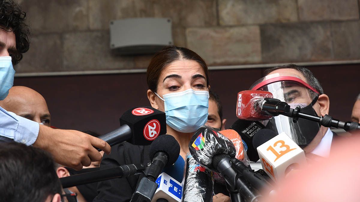 Zulemita en la puerta del sanatorio Los Arcos este domingo