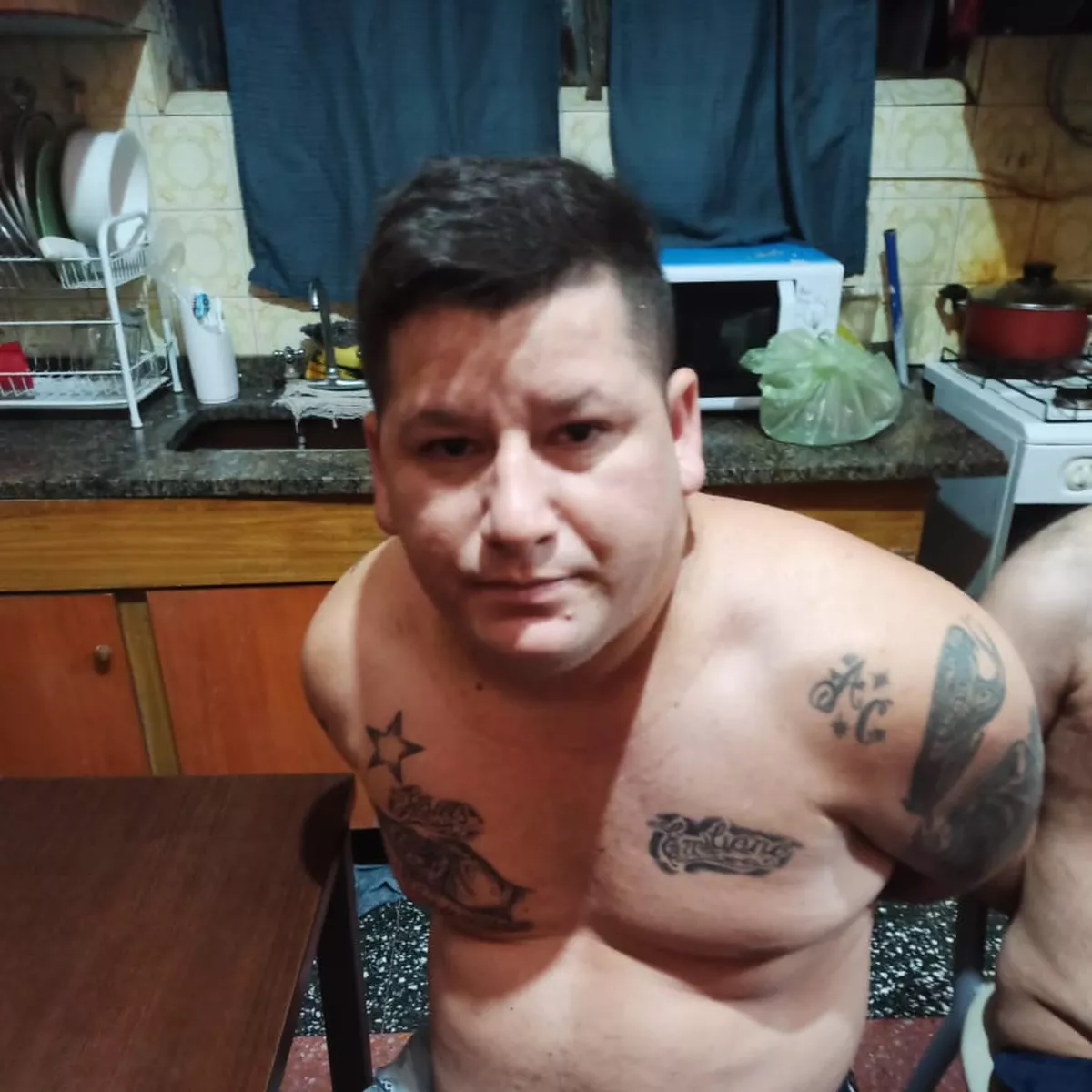 "El Paisa", paraguayo de 34 a&ntilde;os, era el lugarteniente de la zona, pues los l&iacute;deres investigados de esa banda que operaba en Villa Loyola, Villa Sarmiento y Villa 18, en San Mart&iacute;n, eran Emilio Melgarejo y Reina Isabel Aquino Cardozo, presos en la c&aacute;rcel de Villa Devoto.