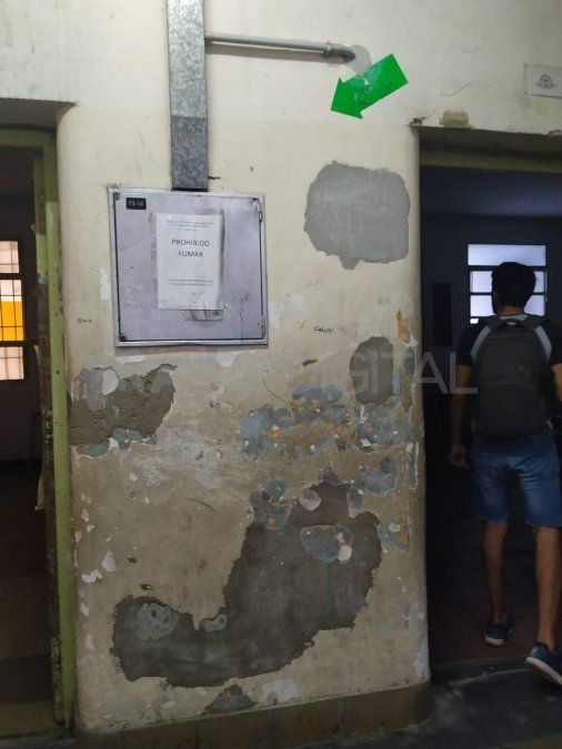 Paredes del aula de planta baja.