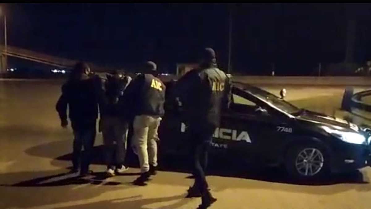 Detuvieron a bordo de un remís al presunto autor de un homicidio en La Guardia.&nbsp;