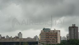 altText(Clases suspendidas por la lluvia, evacuados y asistencia en el norte: cómo sigue el tiempo)}