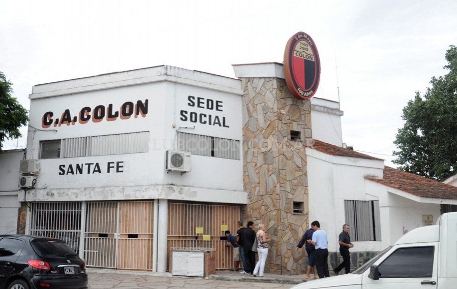 Interna en la CD de Colón con la sombra de la barra detrás