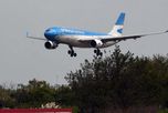 Aerolíneas Argentinas confirmó la cancelación de sus operaciones programadas desde el interior del país hacia Miami, una ruta que incluía dos vuelos semanales a partir de junio para el mundial de fútbol. Aerolíneas Argentinas confirmó la cancelación de sus operaciones programadas desde el interior del país hacia Miami, una ruta que incluía dos vuelos semanales a partir de junio para el mundial de fútbol.