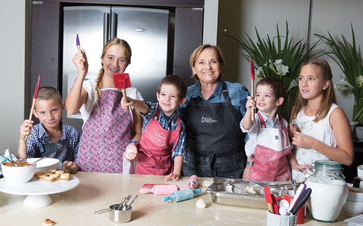 Dolli Irigoyen disfruta cocinar junto a sus nietos y transmitirle toda su sabiduría.