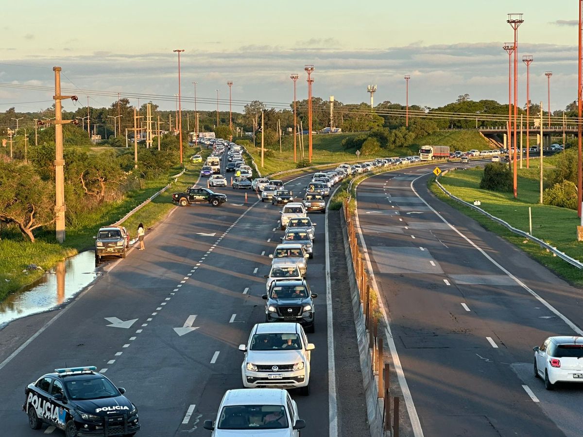 El accidente se produjo a la altura de La Guardia y hay demoras en la mano hacia Santa Fe.