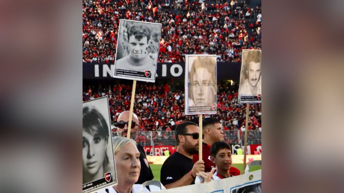 Newell's recordó a socios desaparecidos en la última dictadura. Newell's recordó a socios desaparecidos en la última dictadura.